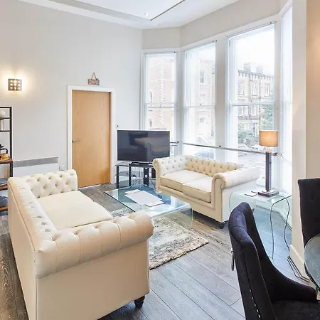 Host & - Three Bays Scarborough